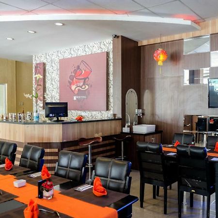 Reddoorz Plus Near Living World Pekanbaru Εξωτερικό φωτογραφία