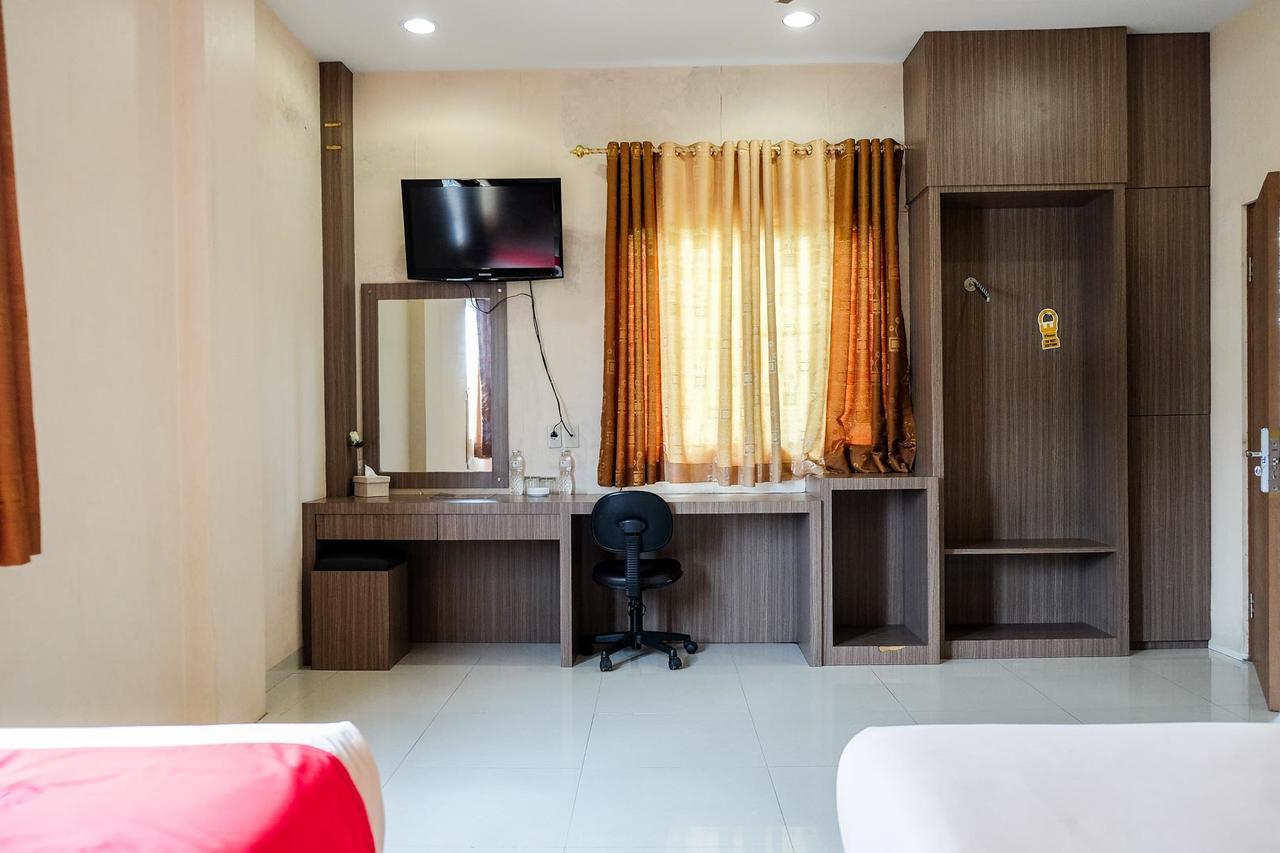 Reddoorz Plus Near Living World Pekanbaru Εξωτερικό φωτογραφία