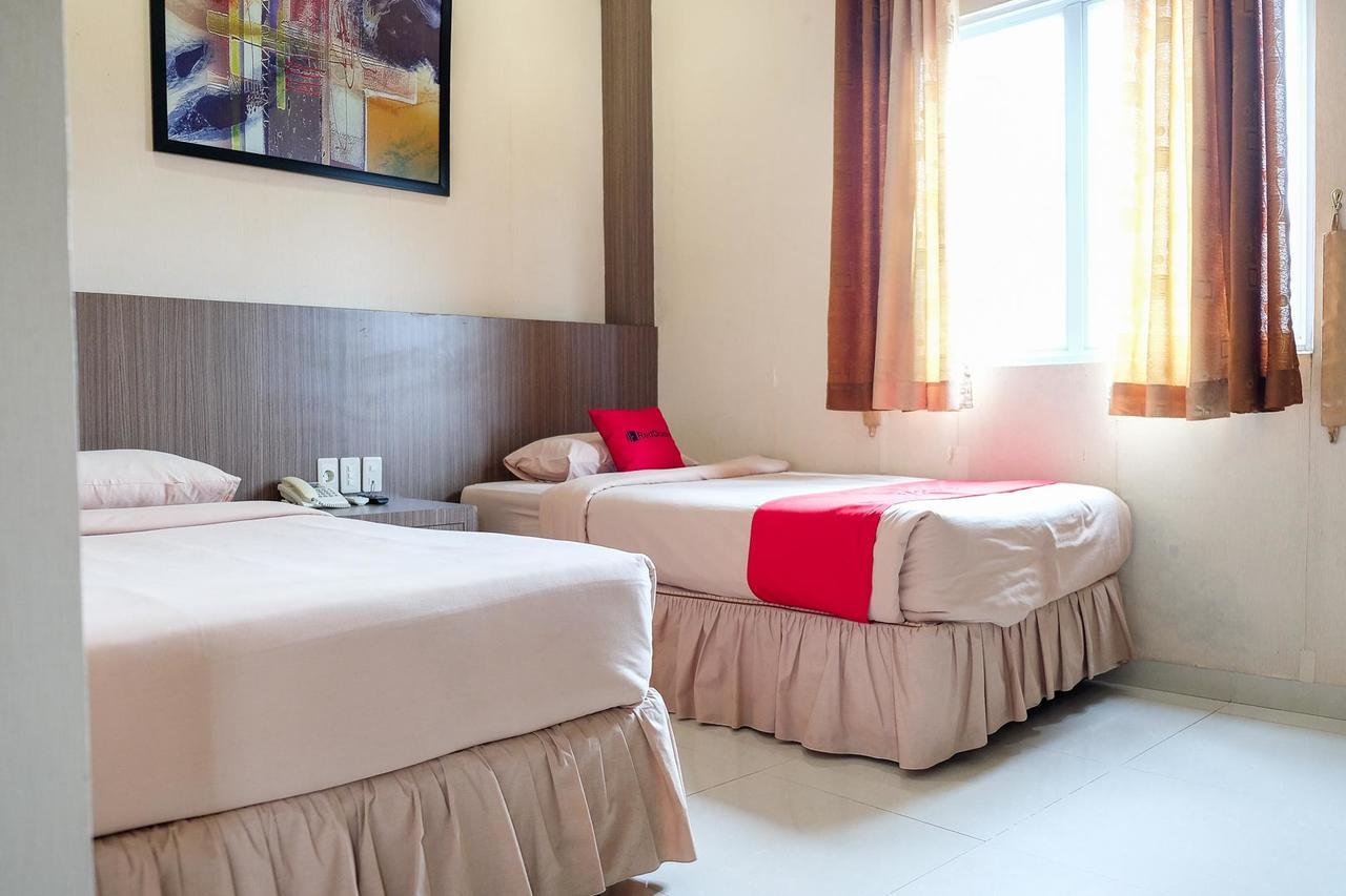 Reddoorz Plus Near Living World Pekanbaru Εξωτερικό φωτογραφία