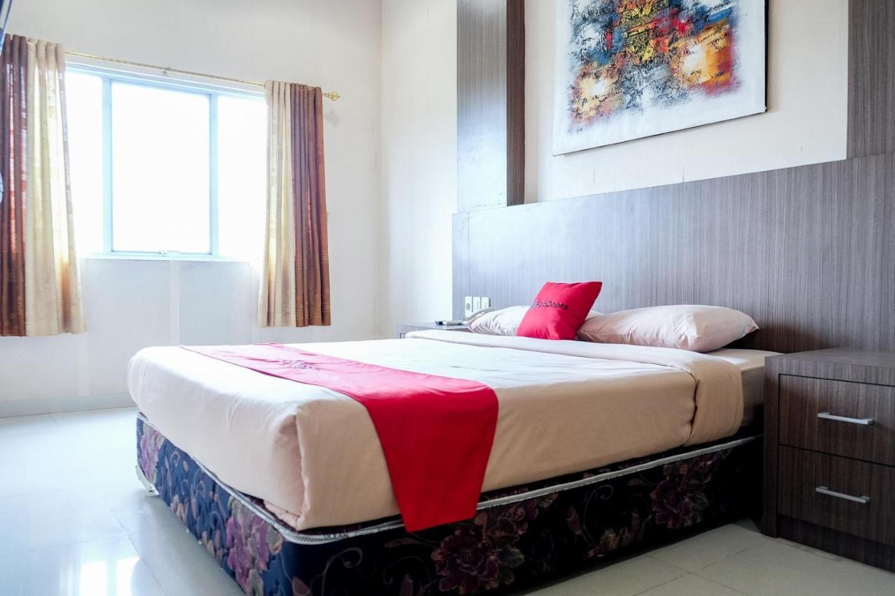 Reddoorz Plus Near Living World Pekanbaru Εξωτερικό φωτογραφία