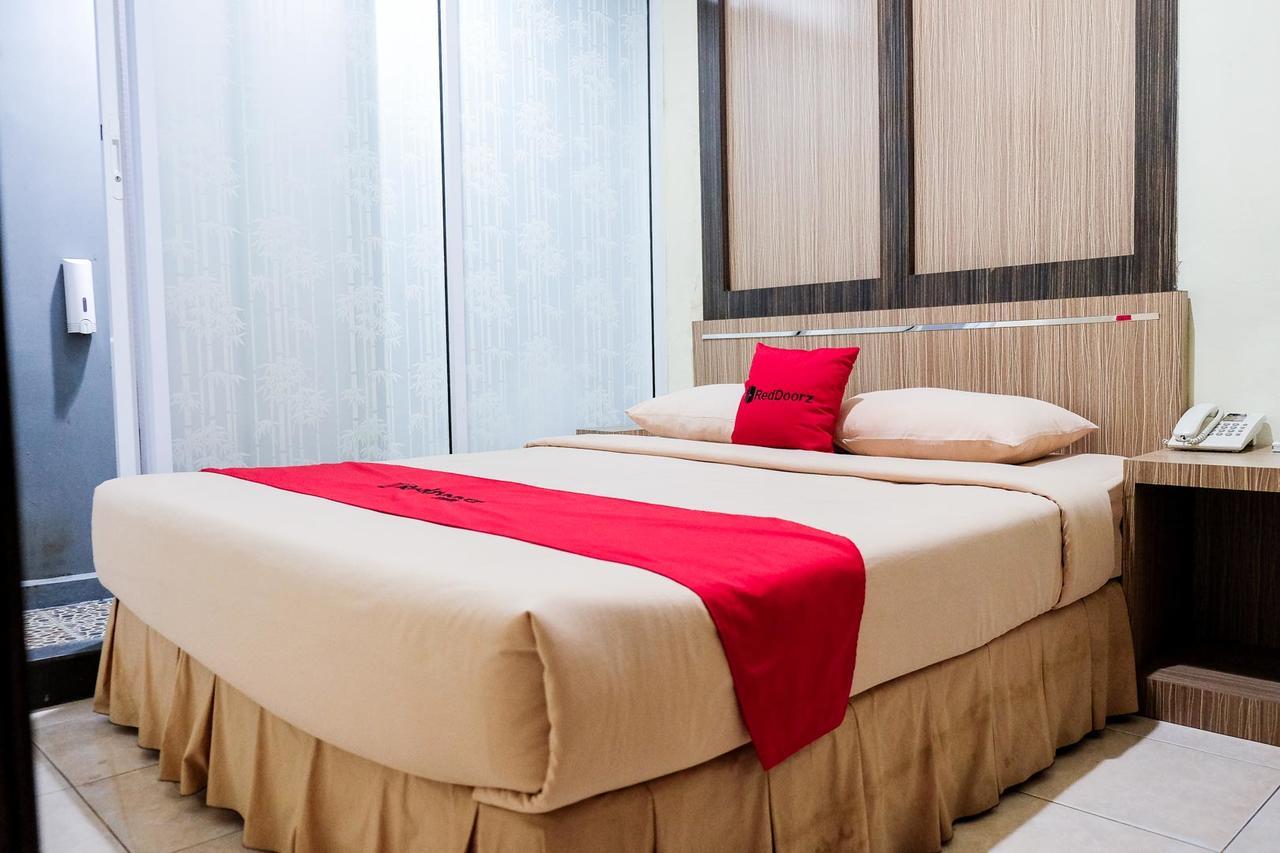 Reddoorz Plus Near Living World Pekanbaru Εξωτερικό φωτογραφία